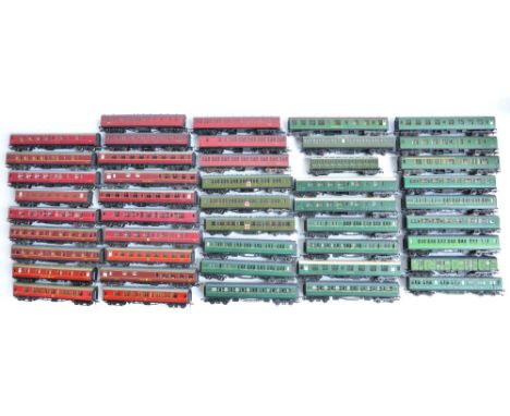 Collection of unboxed previously run OO gauge railway coaches from Triang, Hornby, Hornby Dublo, Bachmann, Lima etc, model co