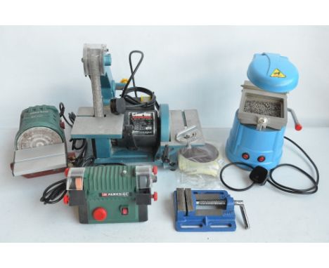 Collection of small workshop power tools, ideal for hobbyists to include Parkside mini 2 wheel grinder and a disc sander, Cla
