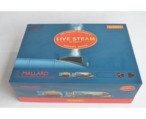Hornby OO gauge R1041 LNER Class A4 Mallard live steam locomotive set, missing paper operators manual but CD present, model i