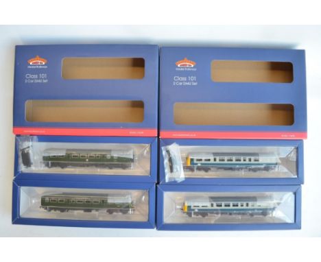 Two boxed BR Class 101 OO gauge 2 car train packs from Bachmann to include 32-287 blue/grey livery (overall good condition, p