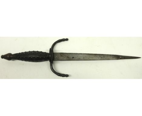 Circa 1600 left-hand dagger, possibly Italian, 9.5" flattened single edged tapering blade, semi quarter form point, stamped '