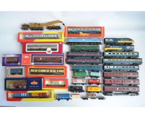 Collection of boxed and unboxed OO gauge loco, rolling stock and coach models from Hornby, Lima, Triang, Dapol and Bachmann t