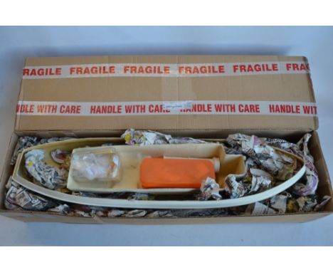 Unbuilt 1/24 scale TID tug model with fibre glass hull and upper superstructure, no makers marks, likely Sirmar, with full si