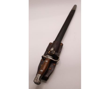 Unusual British 1907 Mk I bayonet with hooked quillon (officially removed 1913), complete with original scabbard and reproduc