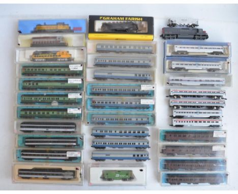 Collection of boxed and unboxed N gauge American railway models from Kato, Model Power, Bachmann, Graham Farish, Life-Like, R