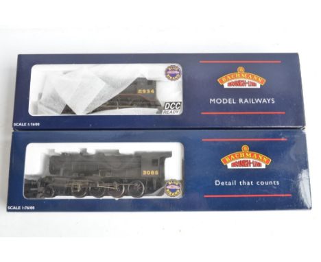 Two OO gauge highly detailed Bachmann electric steam locomotive models in LNER black livery to include 32-254 07/WD 2-8-0 Aus