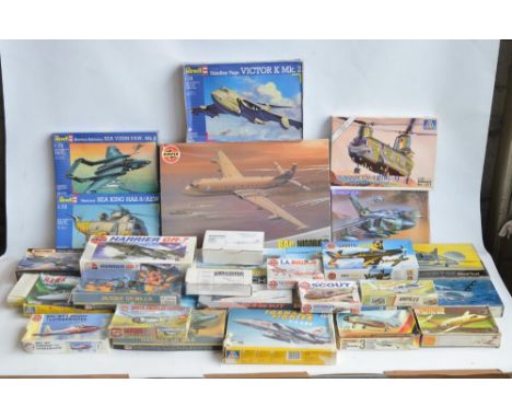 Collection of 1/72 scale RAF/RN/AAC plastic model kits (mostly unstarted, please note almost all without instructions, most m