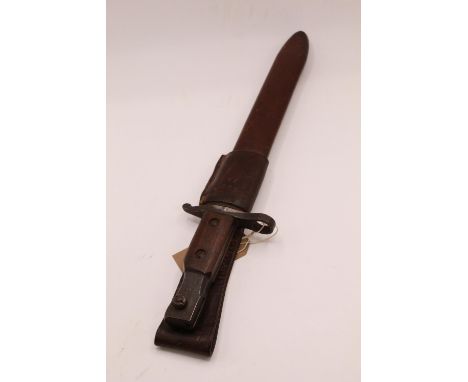 Canadian Ross Rifle Co. 1907 pattern knife bayonet, in very good condition complete with original leather frog and scabbard. 