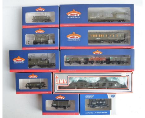 Collection of OO gauge engineering /olive green rolling stock models from Bachmann and Lima to include a Lima Engineers Dept 