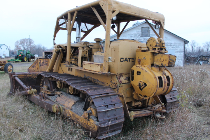 CAT D7 Crawler, 17A, pup start eng., Manual angle dozer, c/w rear hitch ...