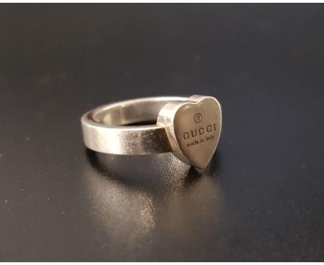 GUCCI TRADEMARK SILVER HEART RINGsize N-O 