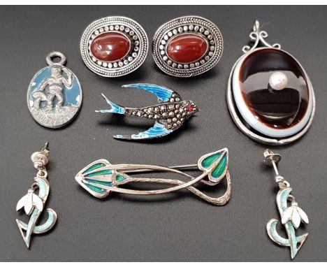 SELECTION OF ENAMEL AND STONE SET SILVER JWEELLERYincluding an agate and peal set pendant, a pair of agate set earrings, an A