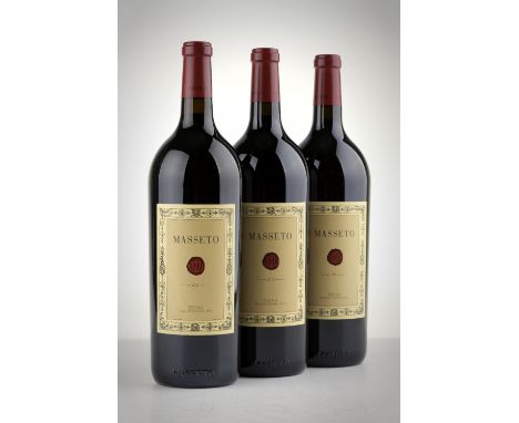 Masseto 2011 Bolgheri WS 97/100, JS 100/100, SF 91/100 3 confezioni originali in legno singole. 3 original single wooden boxe