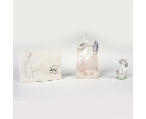 Includes A Friend For Life 1007685, Art Brings Us Together plaque 1007677, and Charter Member plaque 1017601. Lladro backstam