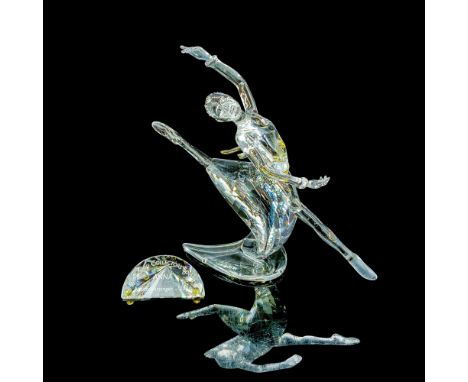 This retired figurine was the final piece in the "Magic of Dance" trilogy. Anna was designed to represent the famous Russian 