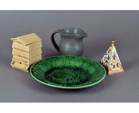 A set of three Wedgwood strawberry leaf dishes, together with a St. Ives pottery jug, another similar jug, a Grainger & Co. W