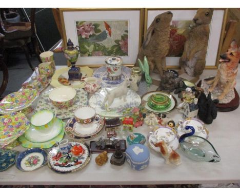 Mixed Royal Winton to include Sweet Pea pedestal bon bon dishes, a Marguerite butter dish and cover together with decorative 