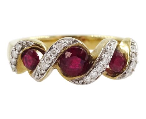 9ct gold garnet and diamond ring, hallmarkedCondition Report:Approx 3.4gm, size K-L, good condition
