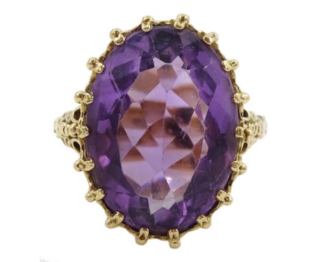 9ct gold single stone oval amethyst ringCondition Report:Approx 7.2gm, hallmark rubbed - tested 9ct, size K-L, head = 20mm x 