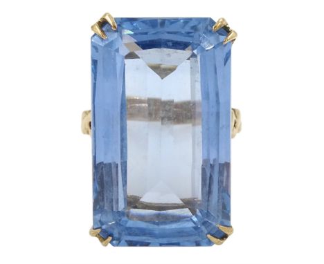 9ct gold single stone rectangular cut blue paste stone ring, stampedCondition Report:Approx 11.8gm, size J-K, head = 25mm x 1