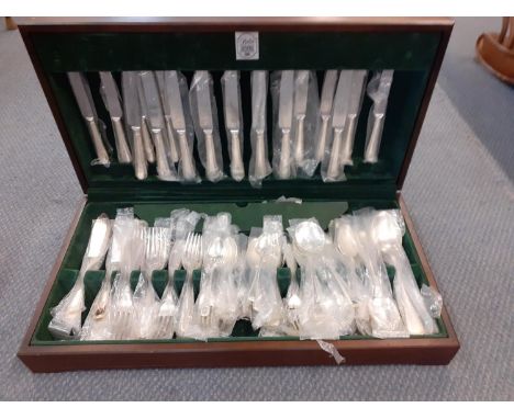 A canteen of Butler silver plated cutlery and flatware 8-setting Location: A1F 