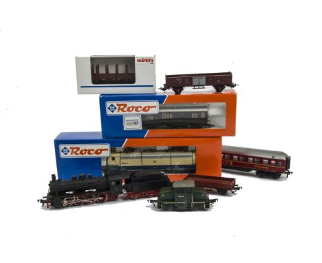 Roco and Fleischmann H0 Gauge Locomotives and Märklin Wagons, Roco 43693 DB cream and blue SAAR Diesel Locomotive 181 213-0 a