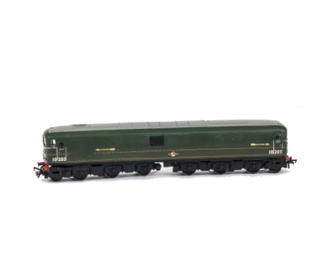 Silver Fox 00 Gauge Model Class 71 Diesel Electric Locomotive, in BR green ‘Golden Arrow’ no E5015, in original box, E, box V