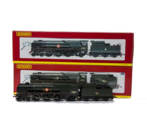 Hornby (China) 00 Gauge Merchant Navy Class Re-Built Locomotives and Tenders, R2204 35020 ‘Bibby Line’, R2528 35019 ‘French L