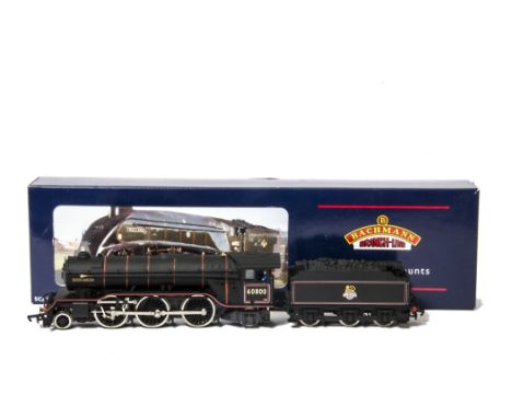 Bachmann 00 Gauge Class V2 and A4 Locomotives and Tenders, 31-551 V2 60800’ Green Arrow’ and 31-960A ‘a4 ‘Quicksilver’ in BR 
