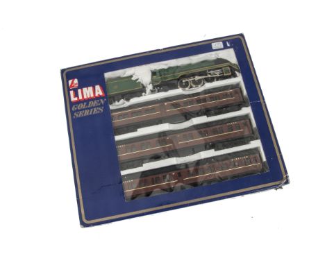 Lima 00 Gauge Golden Series Australian Set, comprising green 38 4-6-2 Locomotive and tender and three brown ‘wood’ effect coa