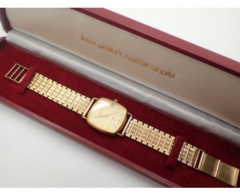 Gents Geneve 9ct gold wristwatch CONDITION REPORT: This item is working at lotting. The quartz movement is working and the ca