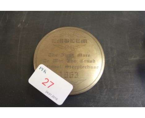 Snuff box 1863 "First Mare to Win Grand Steeplechase" (A/F)