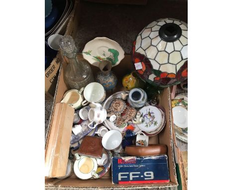 2 CARTONS OF MIXED SMALL DECORATIVE CHINA ITEMS, TIFFANY STYLE LAMP SHADE, VASES ETC