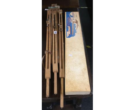 ARTISTS EASEL &amp; A BALSA WOOD SKY ROMA MODEL PLANE KIT 