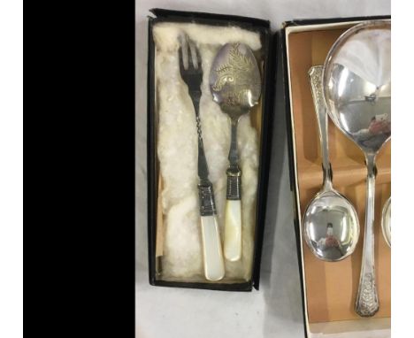 BOX WITH DESERT SERVING SPOONS &amp; PICKLE &amp; SPOON WITH M.O.P HANDLES