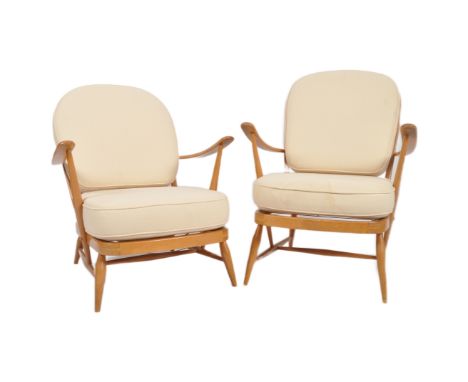 Lucian Ercolani - Ercol - Model 334 - A pair of retro vintage 1960s beech and elm armchairs / easy lounge chairs with each ha