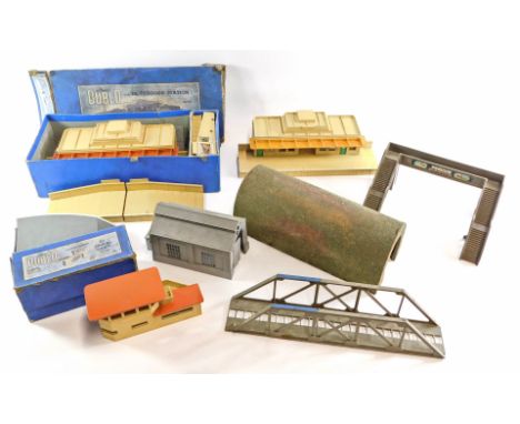Hornby OO gauge and other accessories, including D1 signal cabin, D1 through station, over rail bridge, engine shed, signal b
