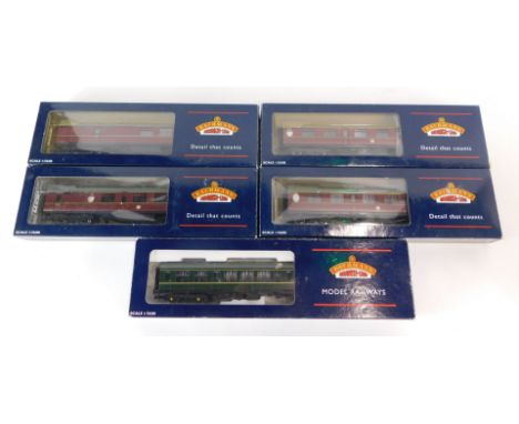 Bachmann Branchline OO gauge coaches, comprising 34478 63ft Thompson first corridor maroon British Rail, 34-403 54ft Thompson