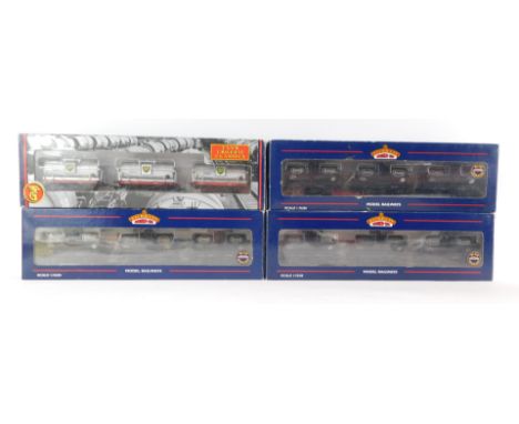 Bachmann Branchline OO gauge rolling stock, 37-666A 14 tonne tank wagon, SO black weathered, set of three, and 37-665 14 tonn