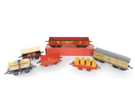 Hornby Series O gauge rolling stock, to include No 2 high capacity wagon, NE brake coach, United Dairies glass lined milk tan