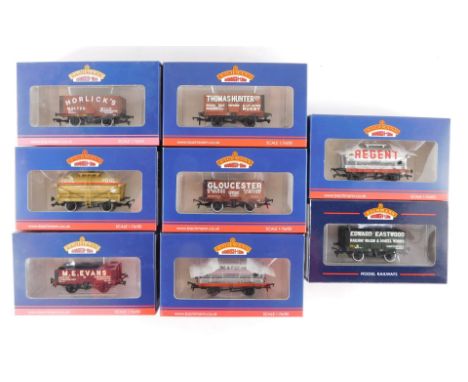 Bachmann Branchline OO gauge rolling stock, including 37-02016K seven plank end door wagon, red oxide, 37-2009K seven plank e
