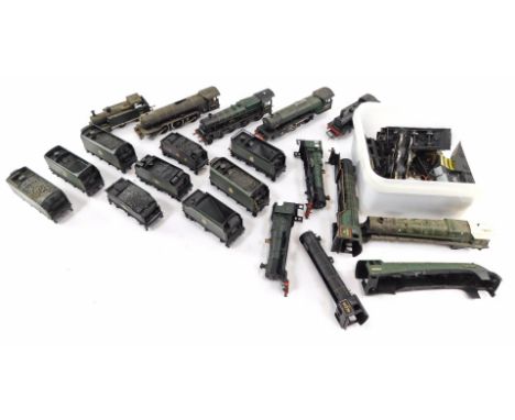 Bachmann, Hornby and other OO gauge locomotives, locomotive chassis, etc, including 'Green Arrow', 'Alberta', etc. (1 tray)