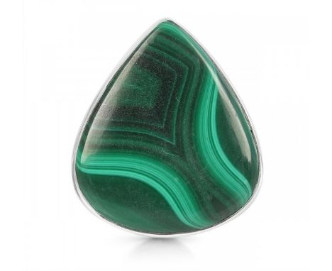A 925 silver adjustable ring set with a large pear cut malachite, L. 3.1cm.