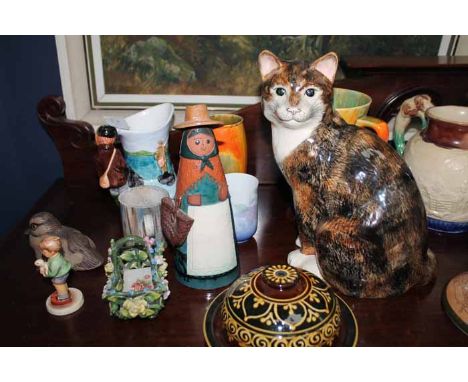 LOT OF ENGLISH AND CONTINENTAL CERAMICSincluding Crown Ducal, Hummel, etc 