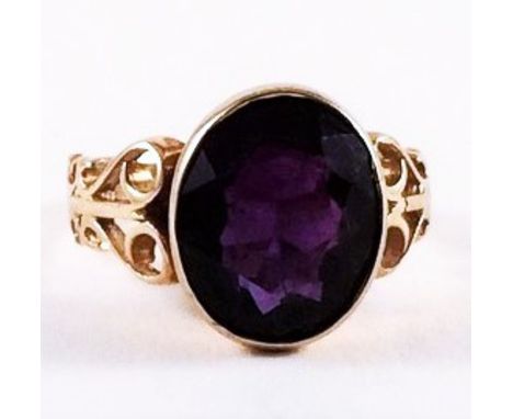 A ladies 9 ct gold antique style amethyst ring size L