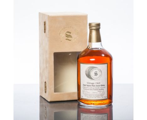 GLEN ROTHES 1969 SIGNATORY
Single Highland Malt Scotch Whisky. Matured in a sherry butt for 26 years. Distilled 29th December
