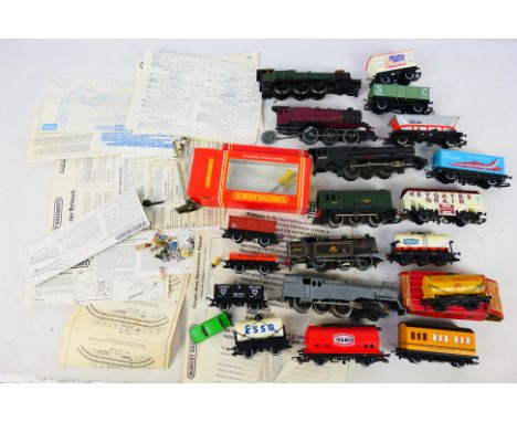 Hornby Dublo - Hornby - An unboxed group of six playworn OO gauge steam and diesel  locomotives, with a rake of unboxed OO ga