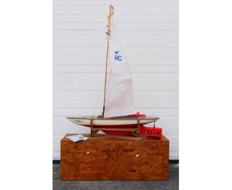 Guther - A large wooden Radio Control Neptune Yacht with controller and instruction. Measuring at 118cm tall and 92cm long an