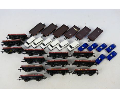 Bachmann - Mainline - Herpa - A collection of unboxed OO gauge Lowfit wagons in BR brown livery # 33410, # 33411, # 33412 wit