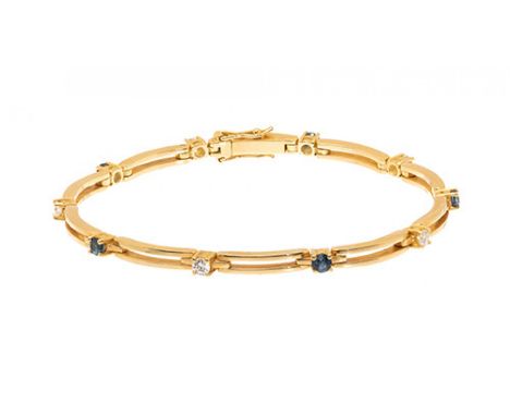 Bracelet in 18kt yellow gold. Model with articulated links in the shape of a double parallel arch joined by alternating brill